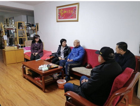 集團(tuán)黨委開(kāi)展走訪慰問(wèn)活動(dòng) 集團(tuán)黨委開(kāi)展走訪慰問(wèn)活動(dòng)